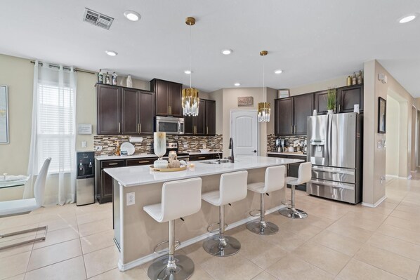 電子レンジ、オーブン、コンロ、食器洗い機