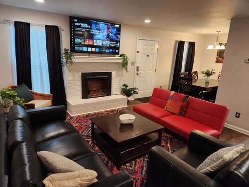 3 miles to FSU-Upper Midtown Luxe-Prime Location