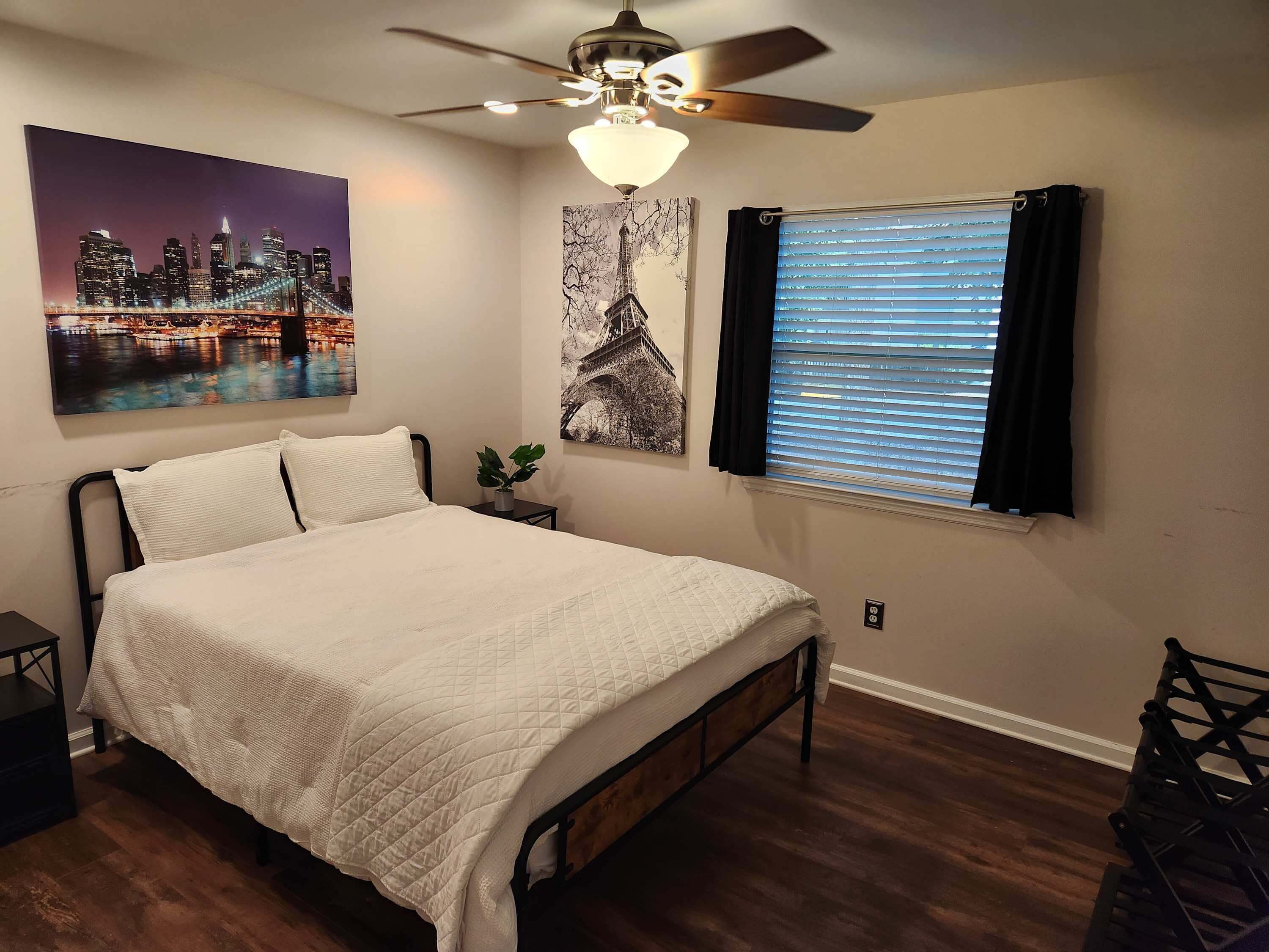 2 chambres, fer et planche à repasser, Wi-Fi, draps fournis