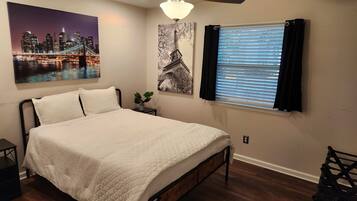 2 bedrooms, iron/ironing board, WiFi, bed sheets