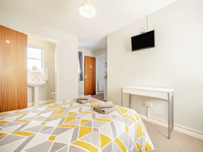 2 bedrooms, free WiFi, bed sheets