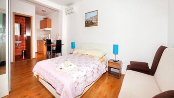 Internet, bed sheets