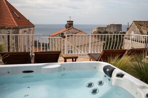 Bain à remous extérieur