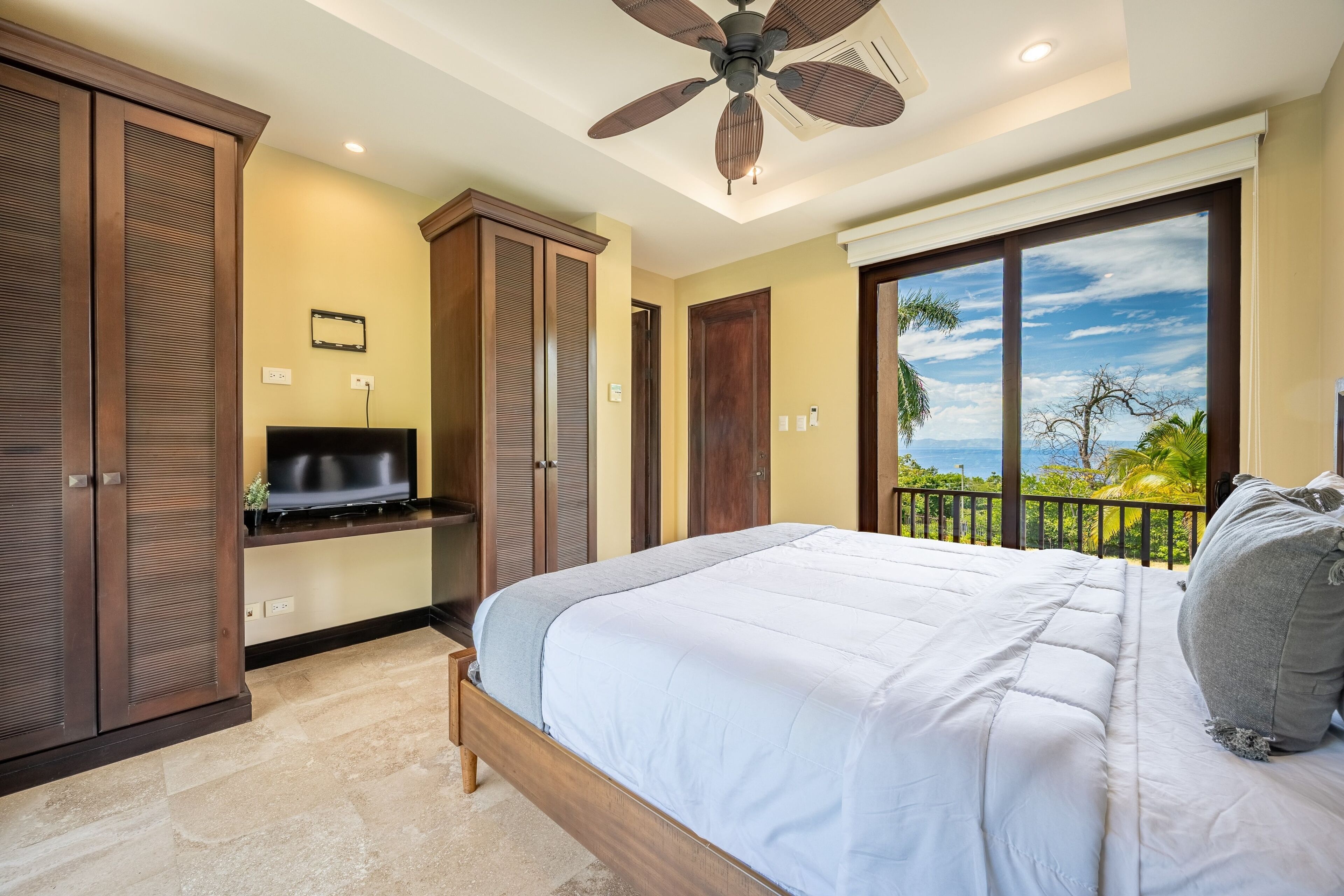 3 間睡房、上網、床單