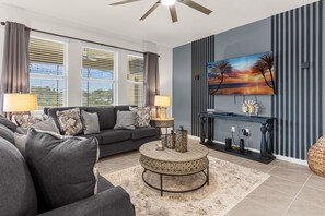 Smart TV, fireplace