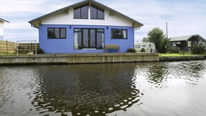 Exterior - 2 bedroom accommodation in Martham (Martham)
