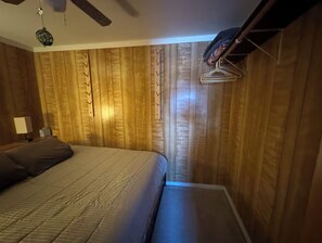 1 bedroom, travel cot, free WiFi, bed sheets