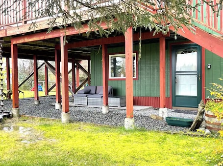 Terrace/patio. The Grotto Alaska 1BR Apartment, Near Katmai!