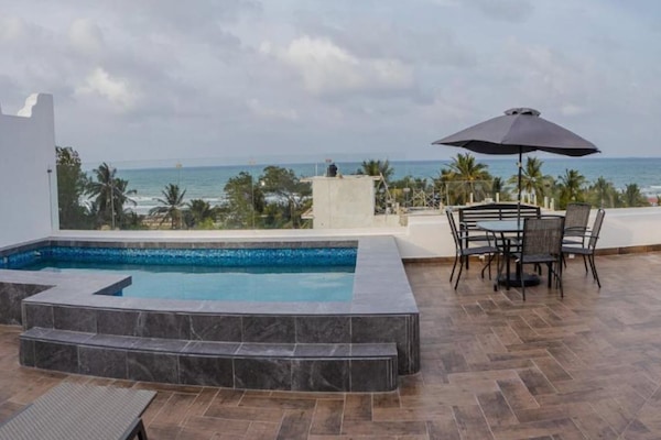 3 piscinas al aire libre