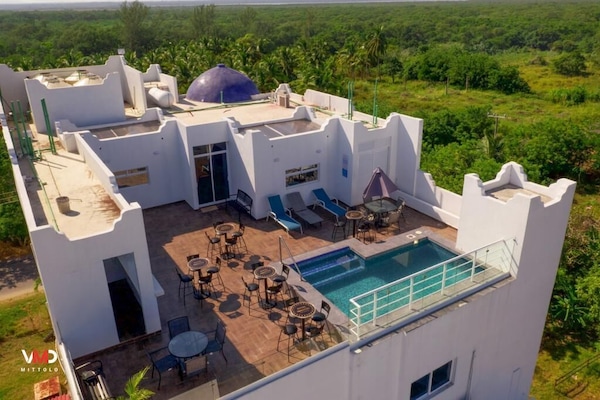 Fachada de la propiedad