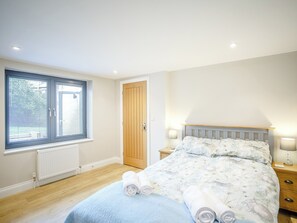 2 quartos, Wi-Fi de cortesia, roupa de cama