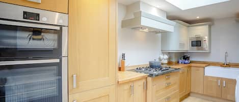 Dishwasher, freezer
