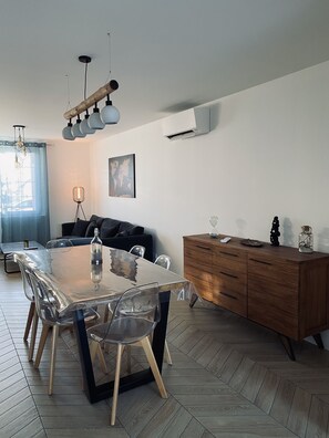 Dining - 3-bedroom house near the old port of La Rochelle (Aytré)