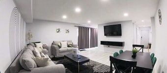Paradis chic | Moderne près casino & parc aquatique