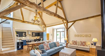 Hatchers Barn - UK42080