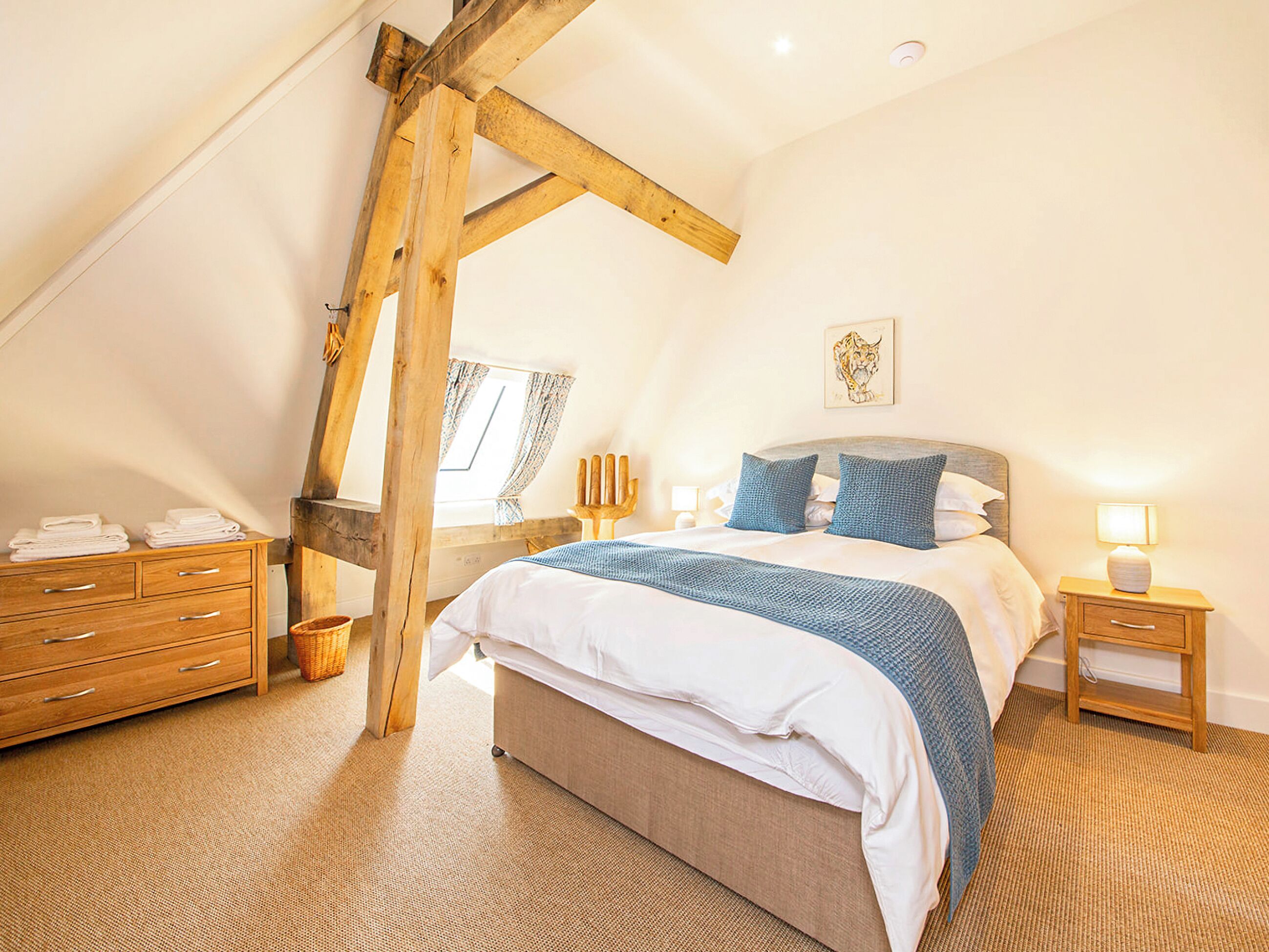 4 bedrooms, free WiFi, bed sheets, wheelchair access