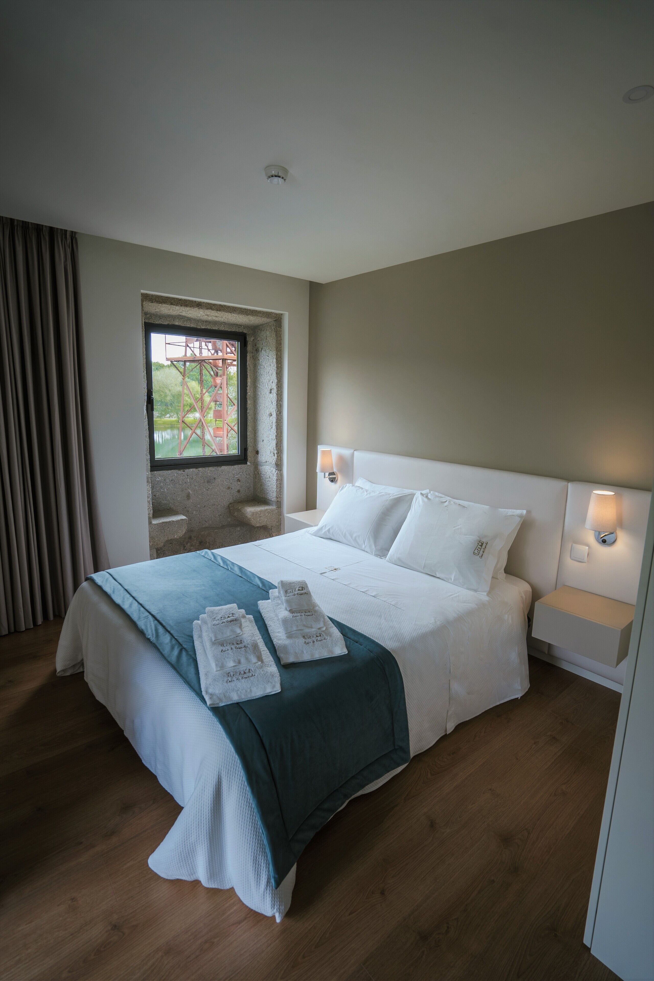 3 bedrooms, iron/ironing board, travel cot, free WiFi