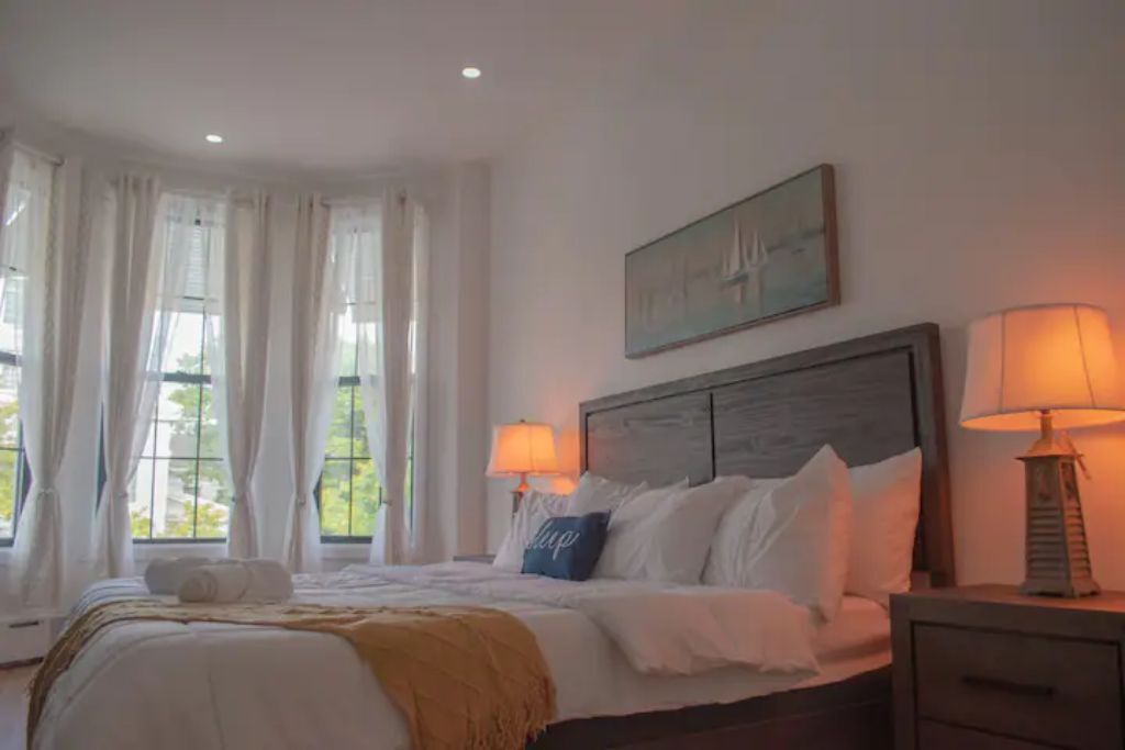 3 chambres, coffres-forts dans les chambres, bureau