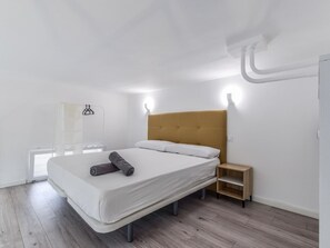 Iron/ironing board, free WiFi, bed sheets - LOFTS BUSINESS BERNABÉU 3 DE ALQUILER TEMPORAL (Madrid)