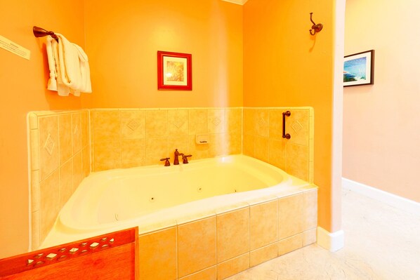 シャワー、ジェットバス、ヘアドライヤー