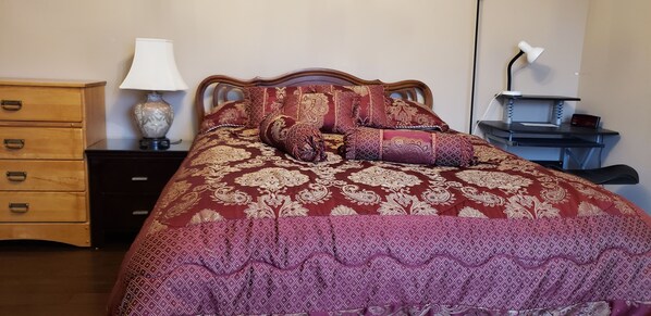 1 makuuhuone, työpöytä, ilmainen Wi-Fi, vuodevaatteet