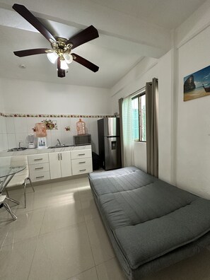 Basic Apartment, 1 Double Bed with Sofa bed | Living area | 35-inch Smart TV with digital channels, TV, Netflix - 5-50 (Playa del Carmen)