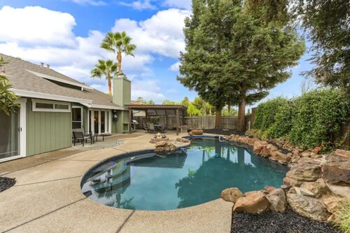 Cozy Folsom Home with Firepit & Pool