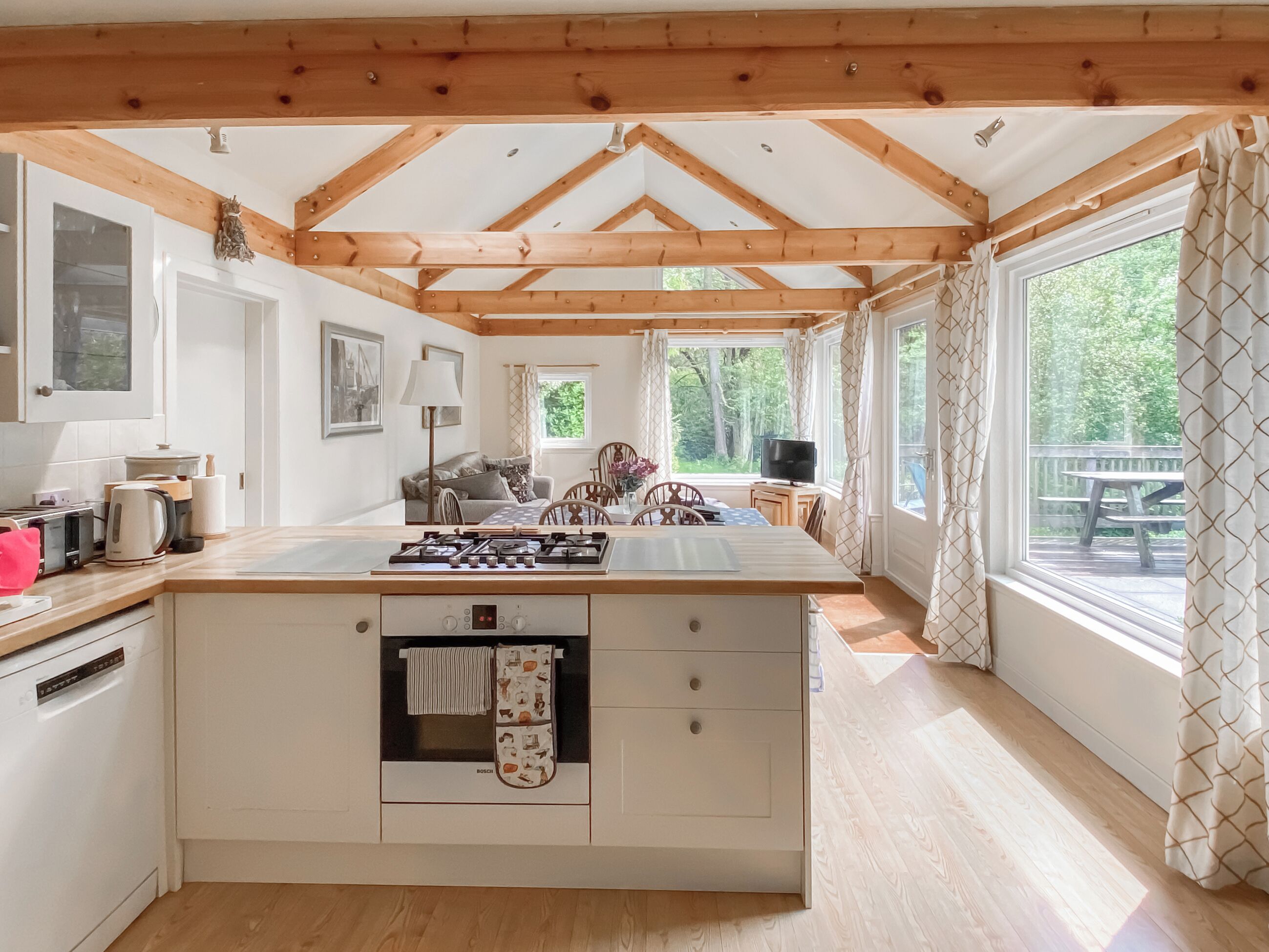 Dishwasher, high chair