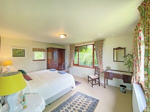 3 室のベッドルーム、WiFi (無料)、ベッドシーツ、車椅子でアクセス�できる設備