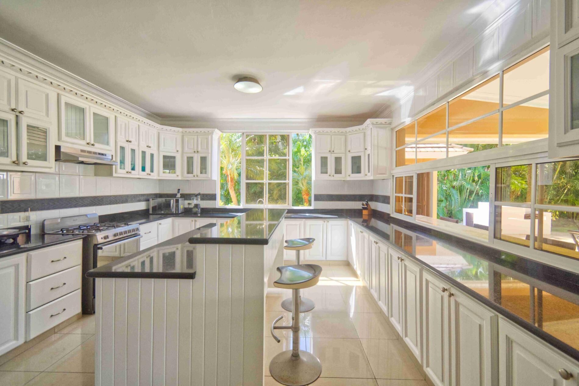 Tortuga C33 - Large golf view villa with pool, jacuzzi and staff in beach resort (3063)