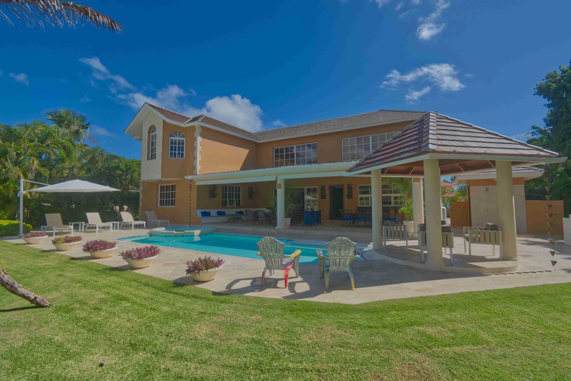 Tortuga C33 - Large golf view villa with pool, jacuzzi and staff in beach resort (3057)