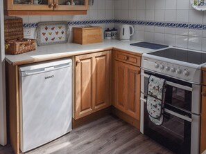 Cookware/dishes/utensils