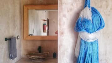 Deluxe Room | 1 bedroom, in-room safe, individually decorated, individually furnished
