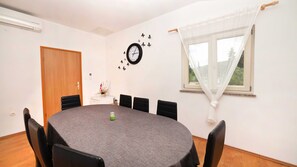 Apartment (Three Bedroom Apartment with Swimming) | Dining room - Apartments Barbara With Swimming Pool (Moscenicka Draga)
