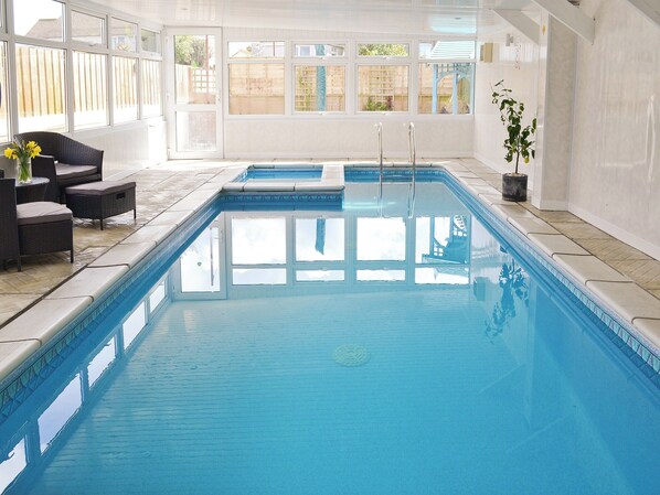 Piscine intérieure