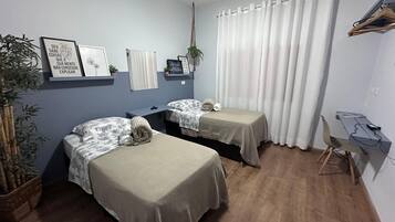 Vila básica | 3 quartos, roupas de cama premium, camas com colchões pillow-top