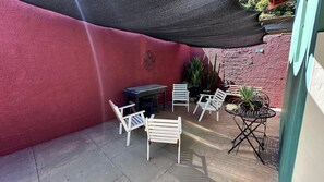 Villa | Restaurante al aire libre