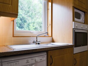 Dishwasher, highchair