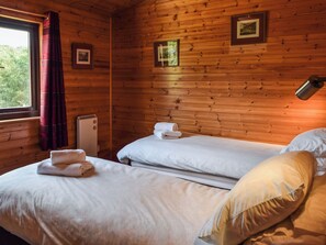 3 bedrooms, bed sheets