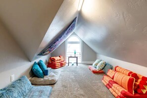 Smart TV - Inviting space for groups in the heart of LoHi! (Denver)