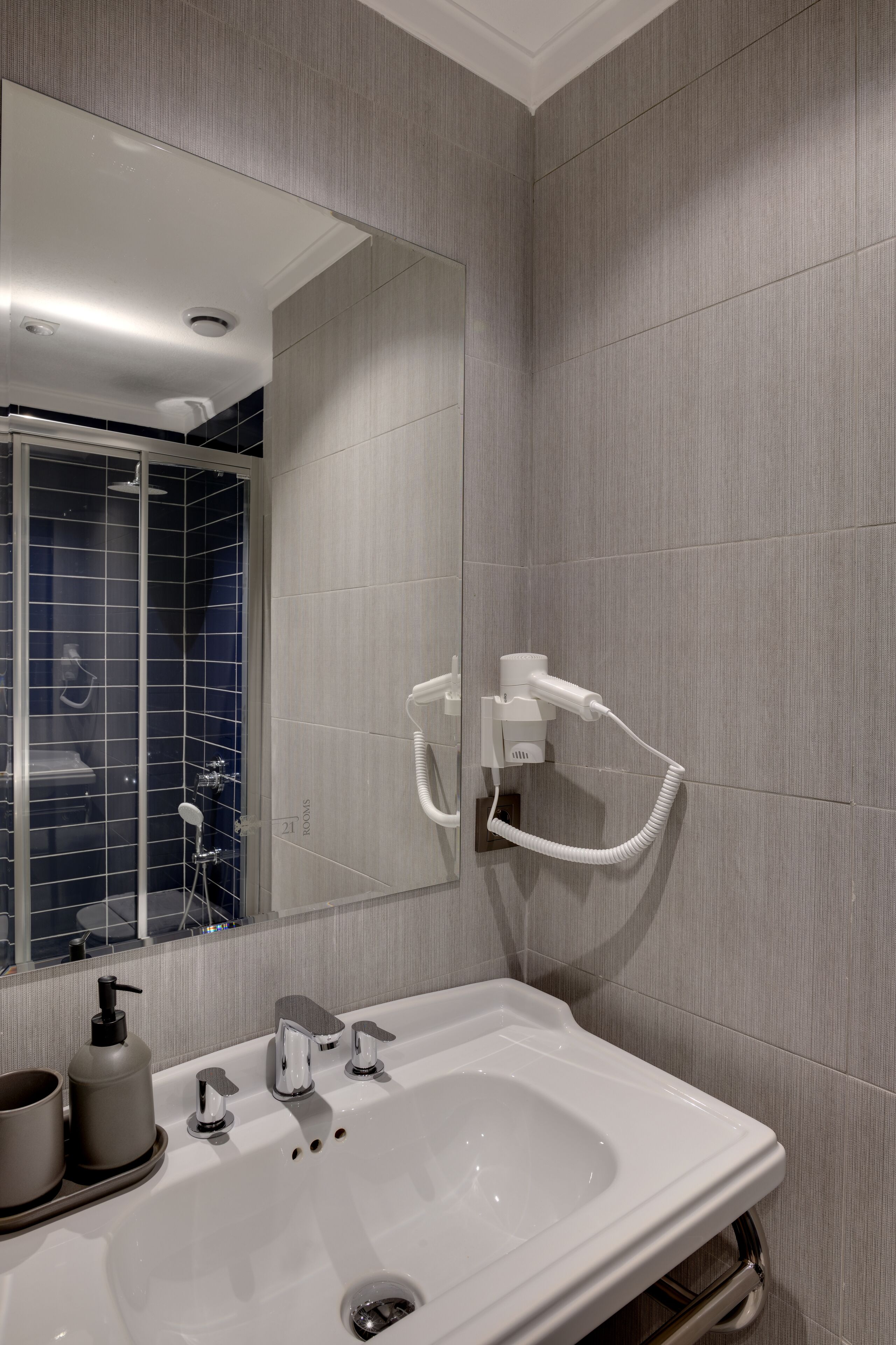 Photo - 21 Rooms Hotel