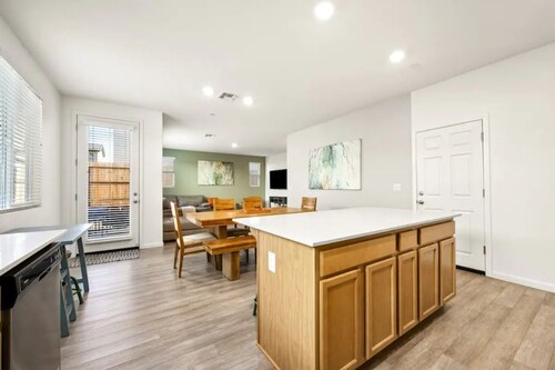 Spacious & Cozy Home for the Whole Family