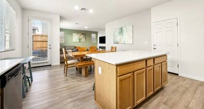 Spacious & Cozy Home for the Whole Family