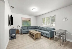 TV - Remodeled 3 Bedroom/2 Bath Home in Loomis (3) (Loomis)