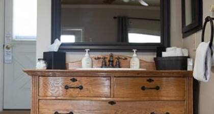 Fisherman's Folly GUESTROOM at Arbor House Inn Inn Bed & Breakfast