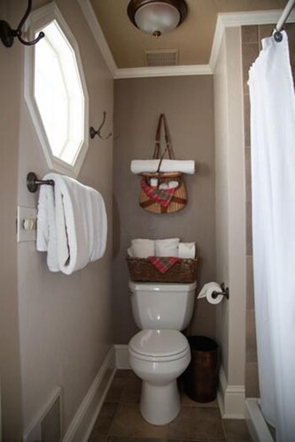 Fisherman's Folly GUESTROOM at Arbor House Inn Inn Bed & Breakfast