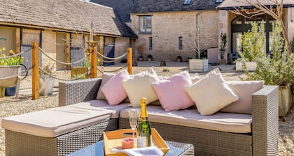 3 bedroom accommodation in Kemble, near Cirencester