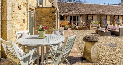 3 bedroom accommodation in Kemble, near Cirencester