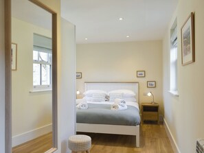 4 quartos, Wi-Fi de cortesia, roupa de cama