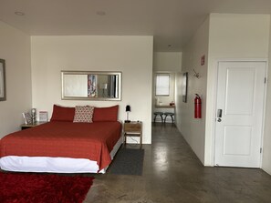 1 habitación, escritorio, tabla de planchar con plancha y wifi gratis